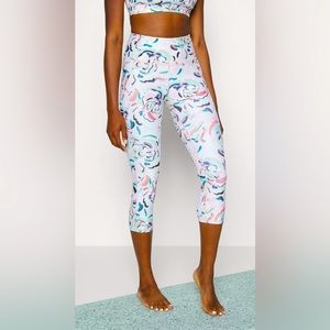 Athleta ultimate stash Capri- Large